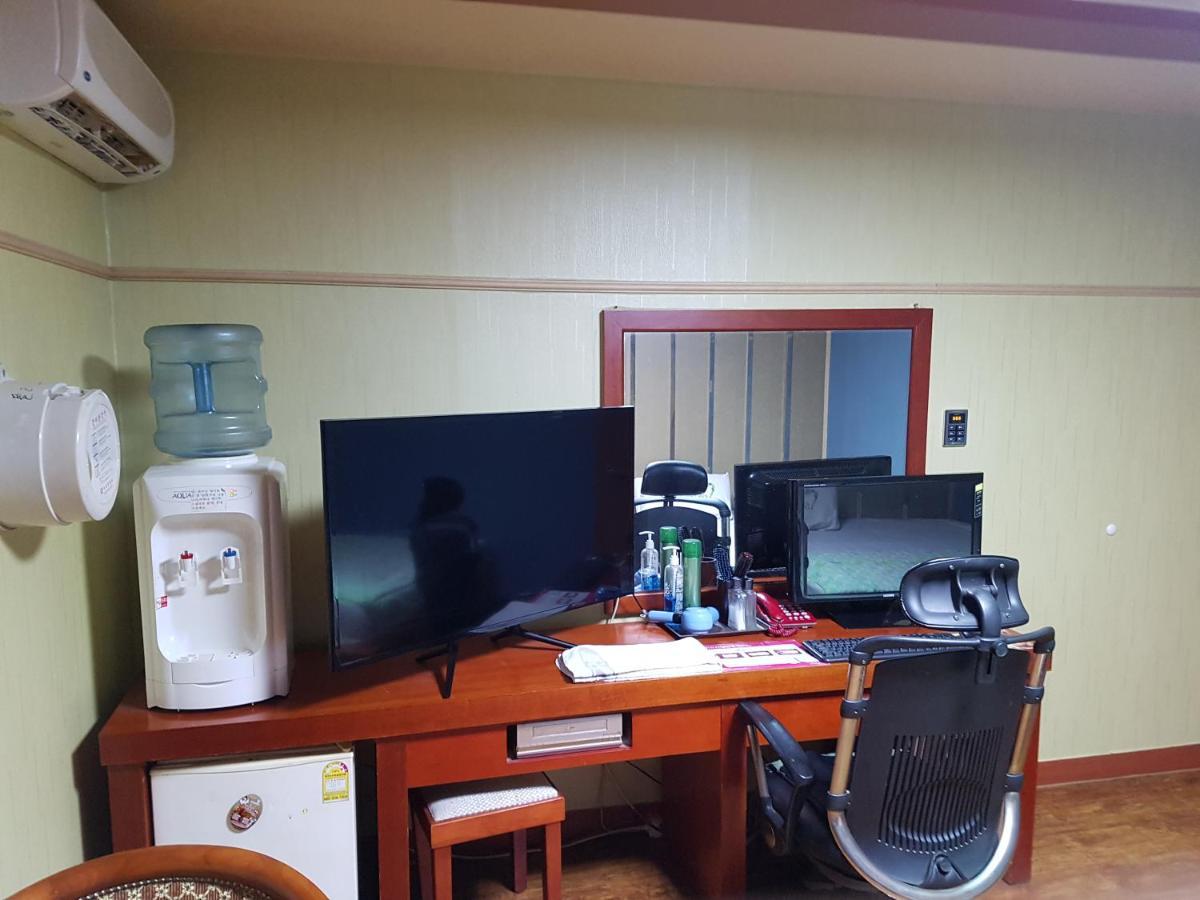 Plus Motel Gwangju Metropolitan City Ngoại thất bức ảnh